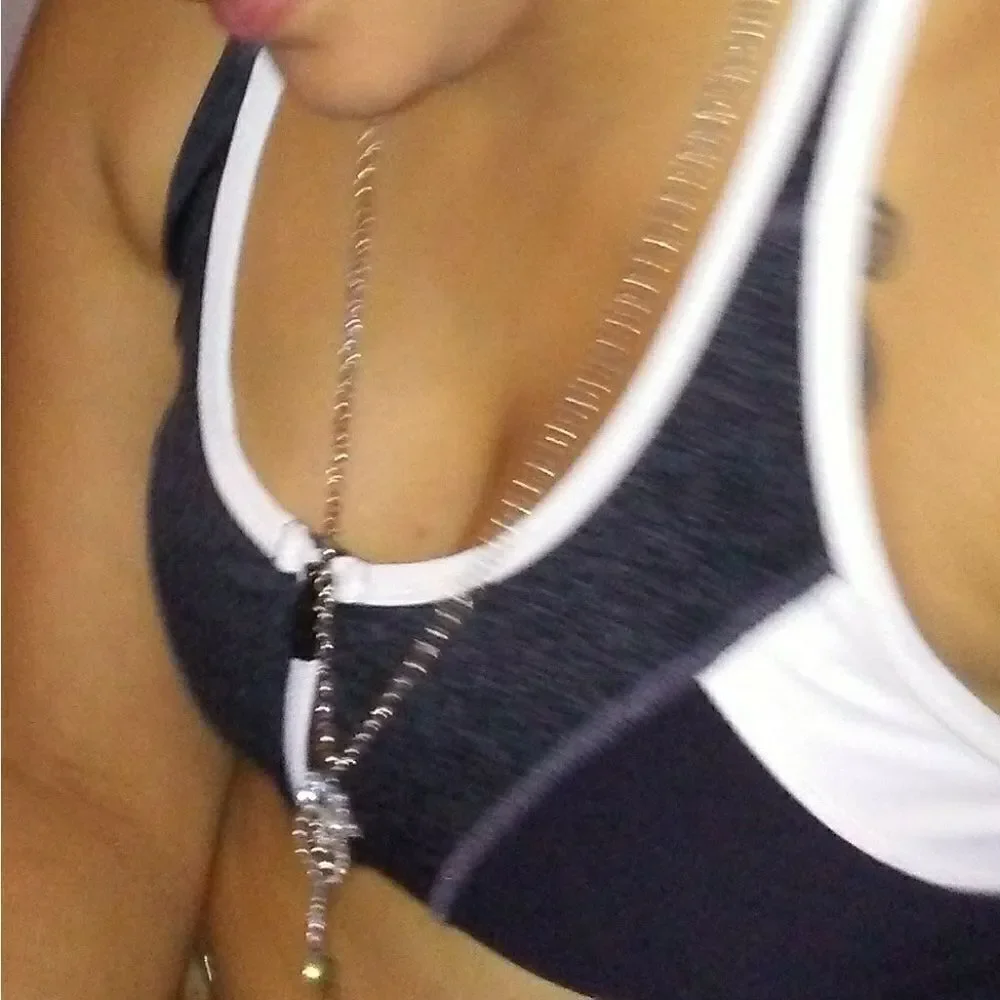 Sports bra